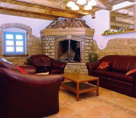 Sandra * Sveti Lovreč Pazenatički