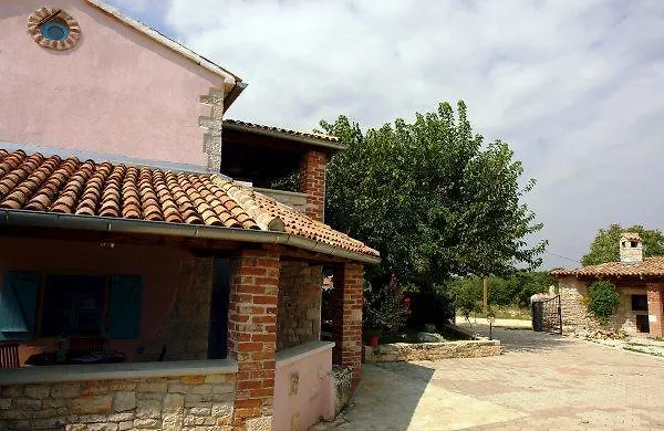 Holiday Home Sandra * Sveti Lovrec Pazenaticki