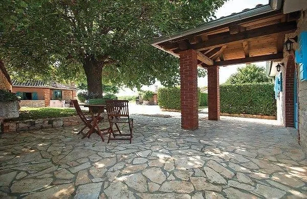 Holiday Home Sandra Sveti Lovrec Pazenaticki