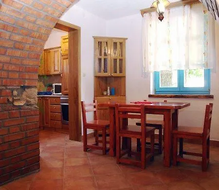 Holiday Home Sandra Vila Sveti Lovrec Pazenaticki