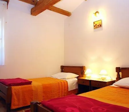 Holiday Home Sandra Sveti Lovrec Pazenaticki