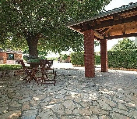 Holiday Home Sandra Sveti Lovrec Pazenaticki